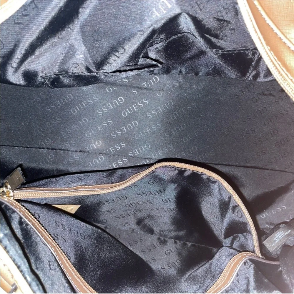 GUESS Tan & Brown Duffel Bag.  New - Picture 5 of 8